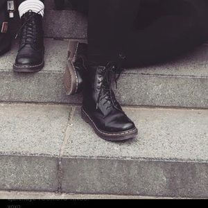 Dr. Marten — gently worn boots 🤩